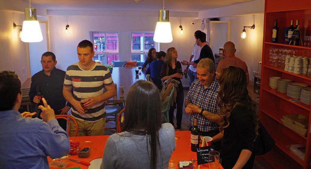 Galway City Hostel - Solo Traveller Hostel Eksteriør billede